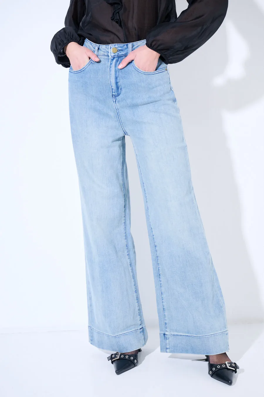 Light-wash wide-leg denim trousers wholesale