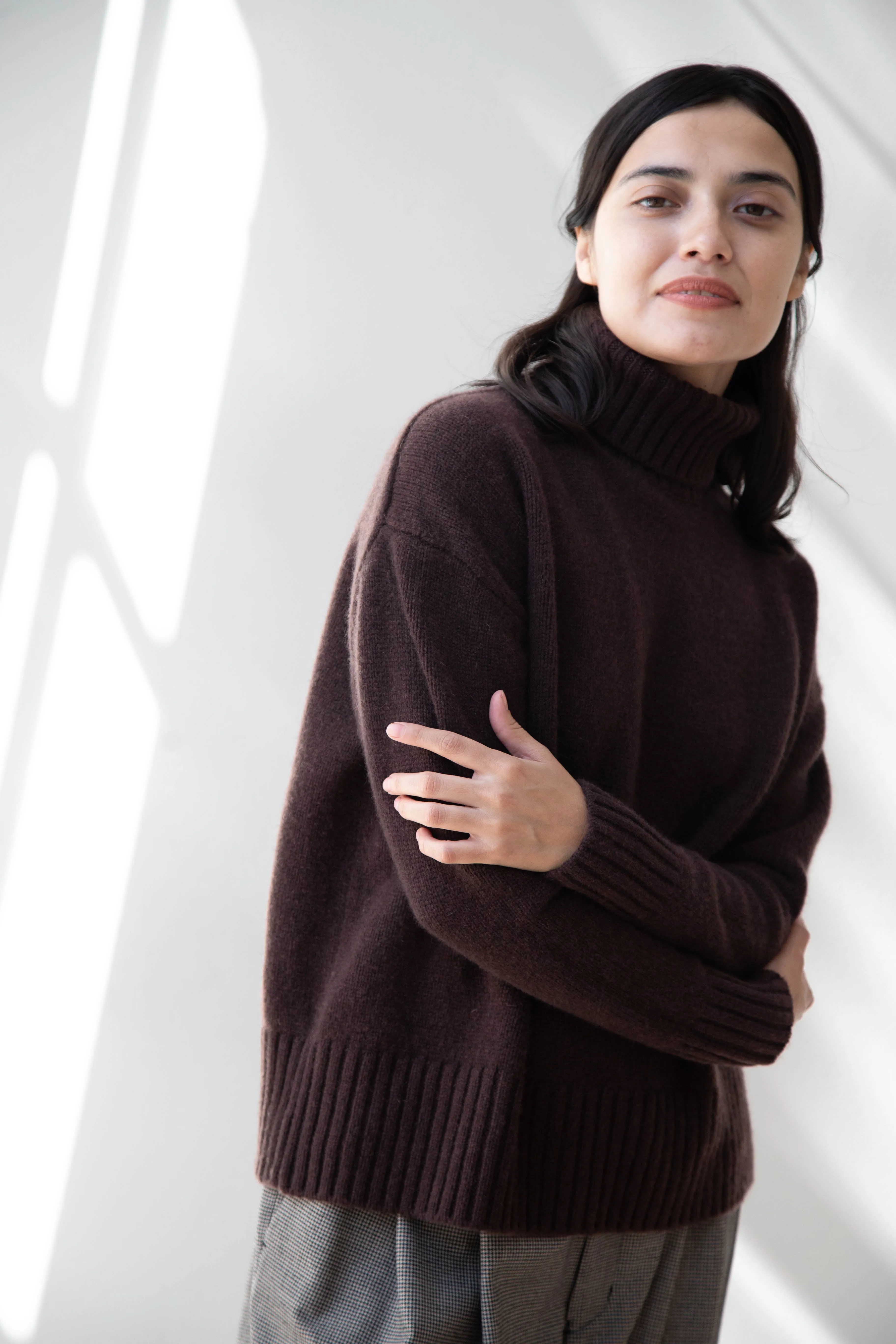 Makié | Cashmere Turtleneck Sweater in Chocolate