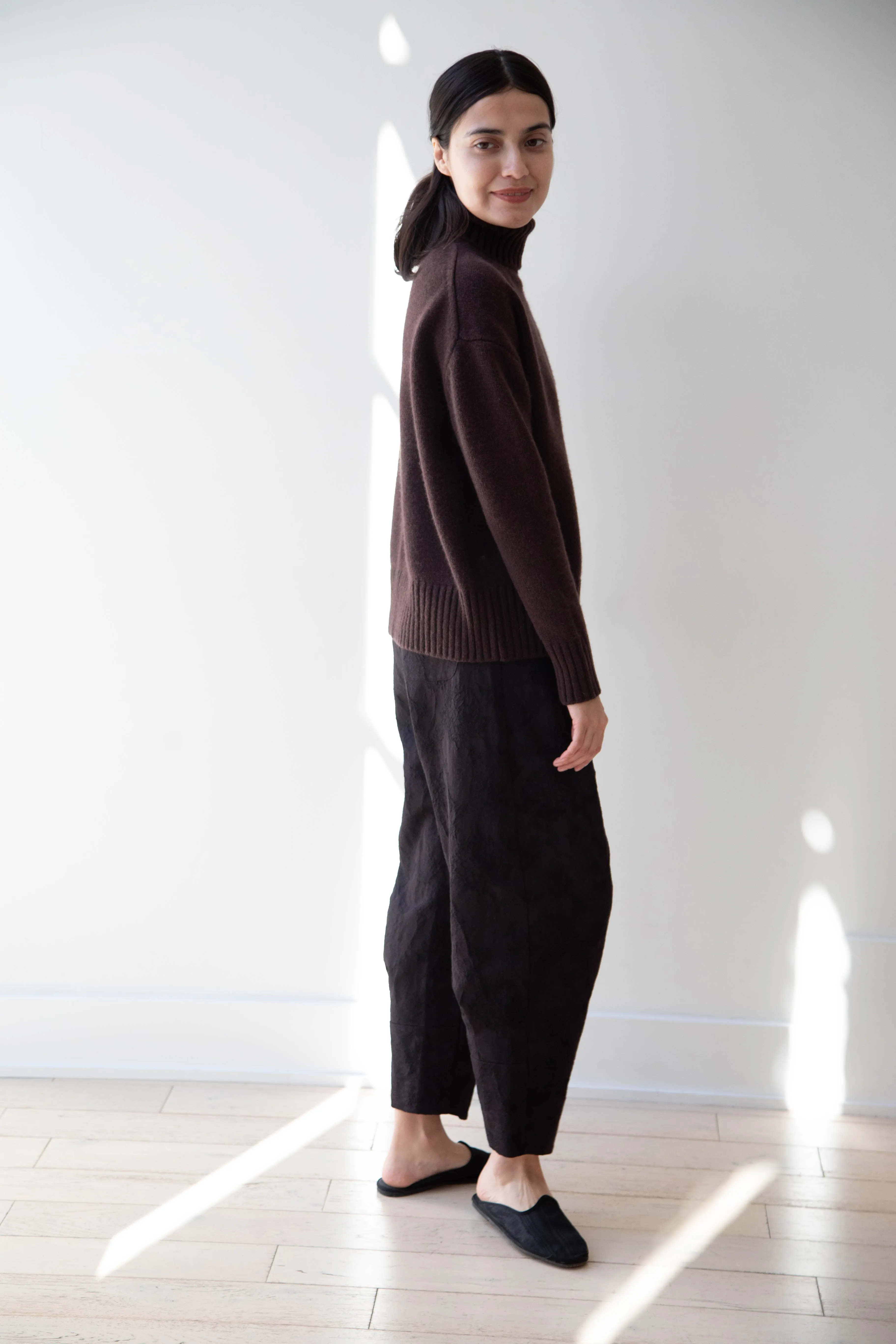 Makié | Cashmere Turtleneck Sweater in Chocolate