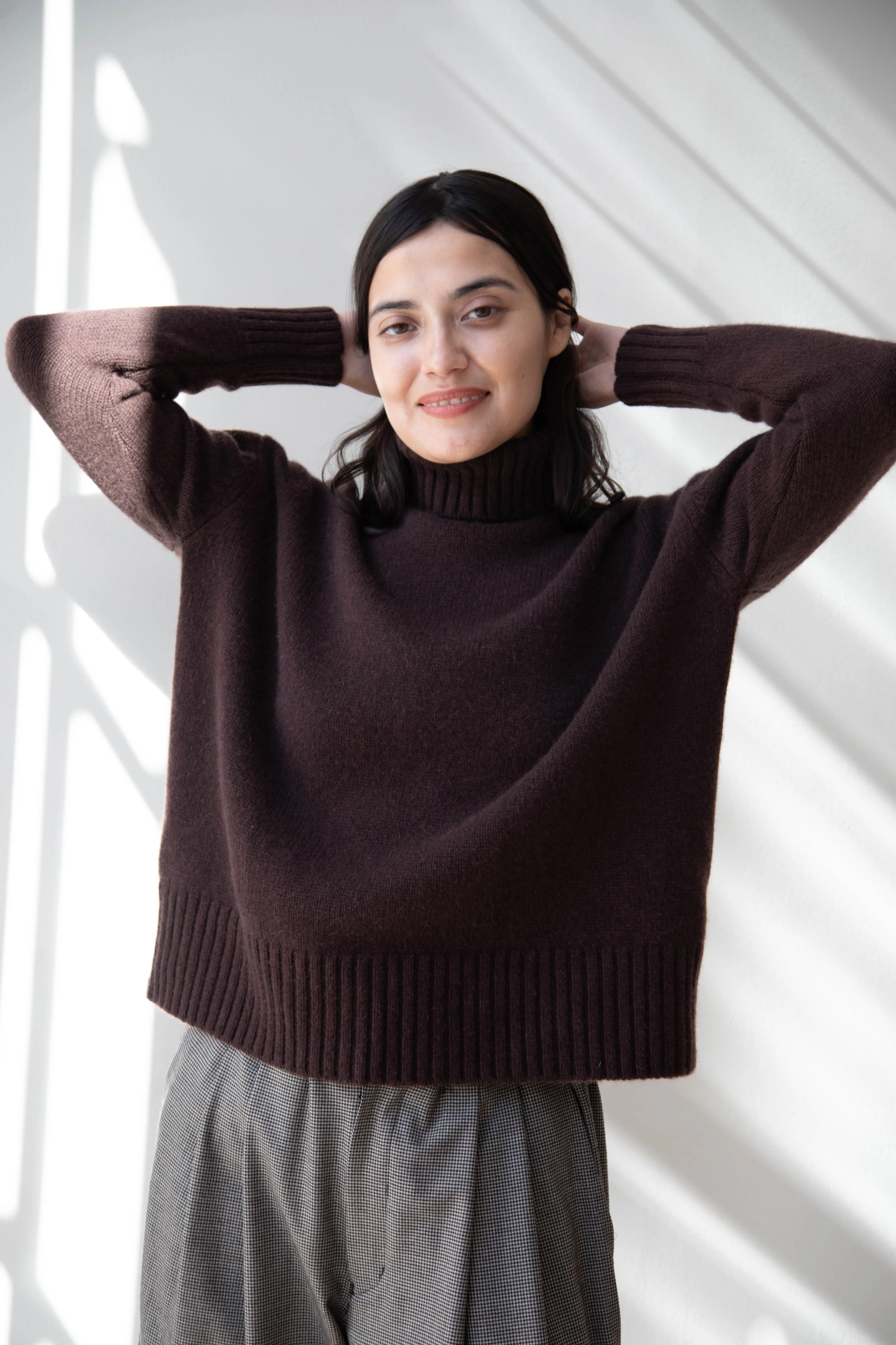 Makié | Cashmere Turtleneck Sweater in Chocolate