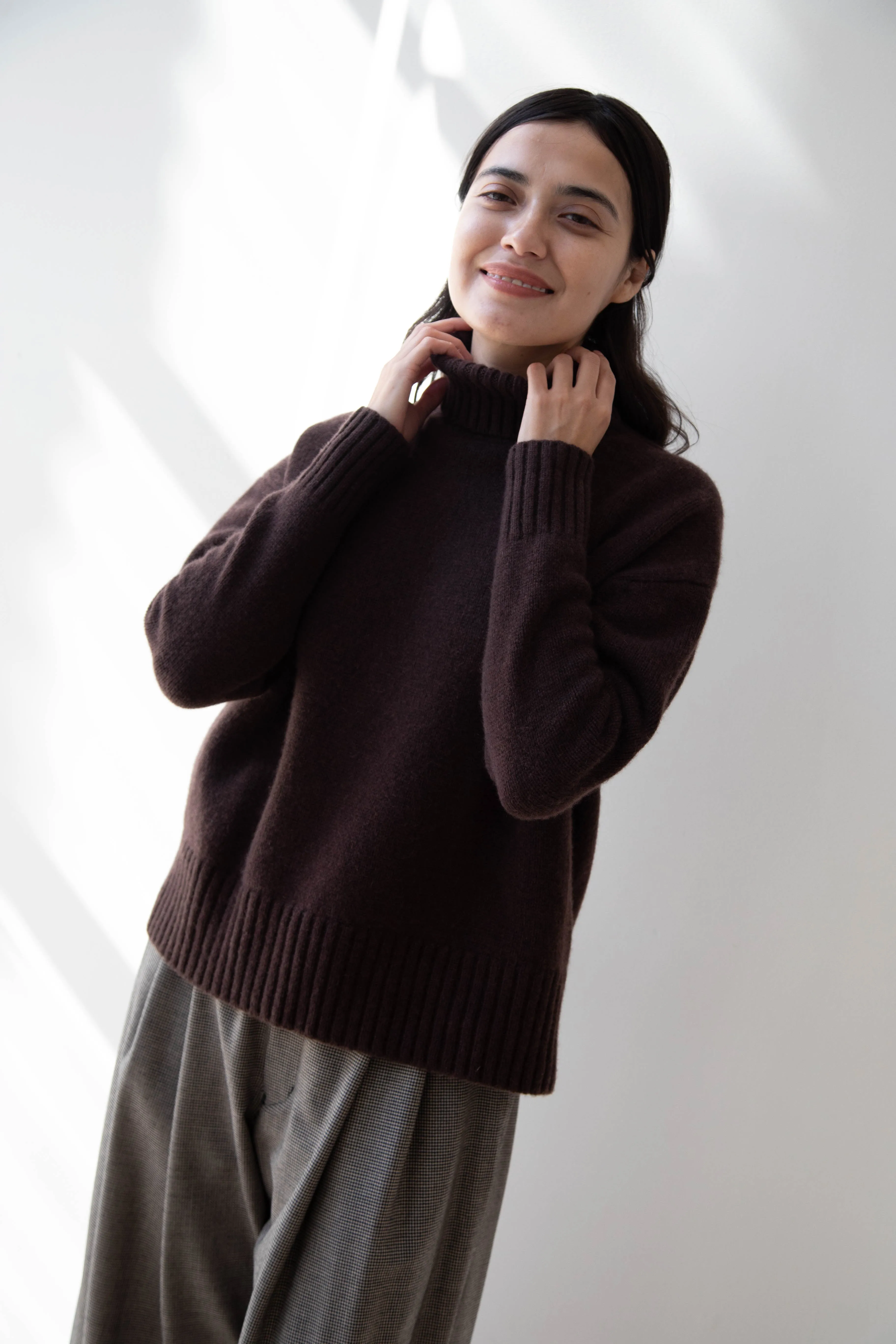 Makié | Cashmere Turtleneck Sweater in Chocolate