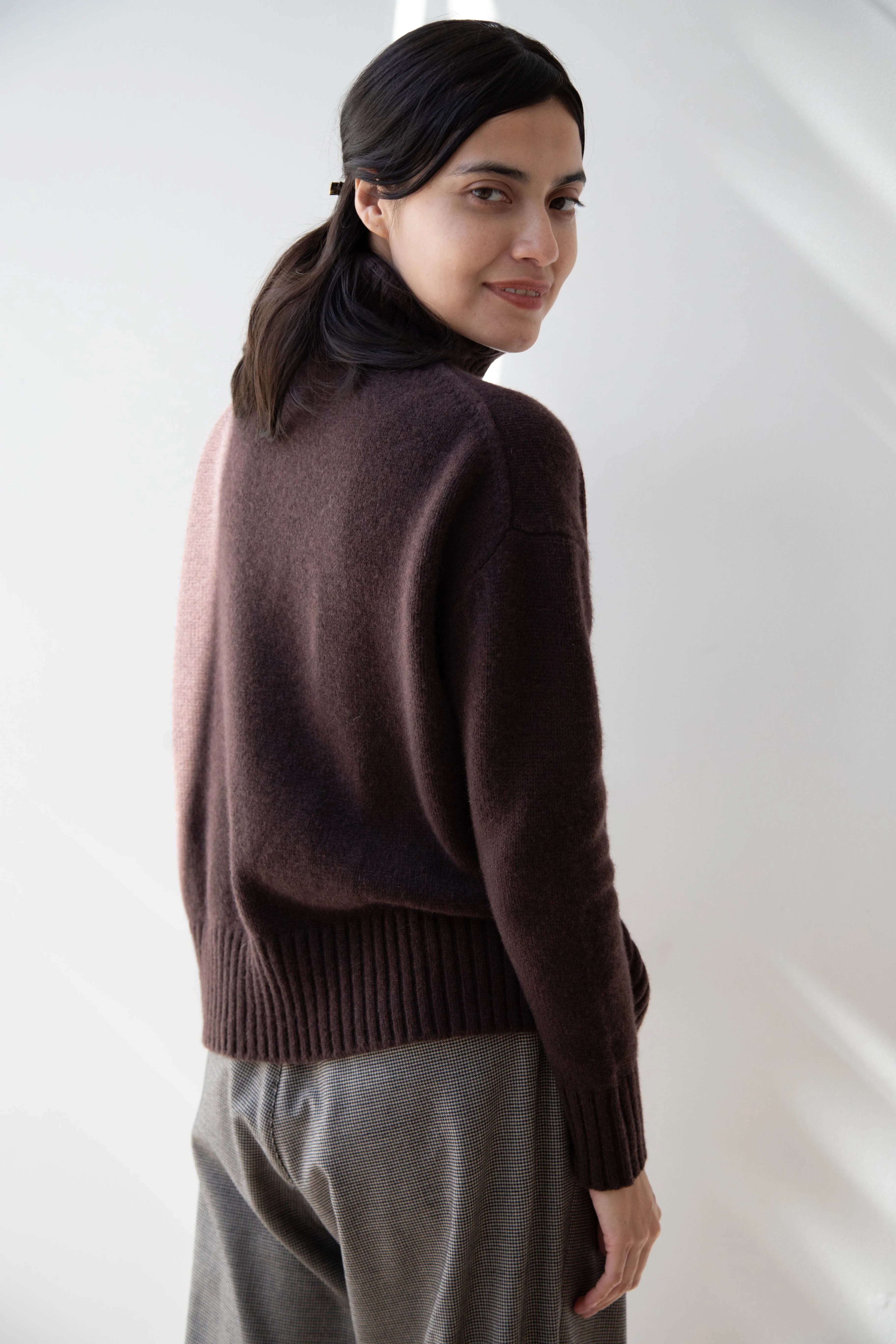 Makié | Cashmere Turtleneck Sweater in Chocolate