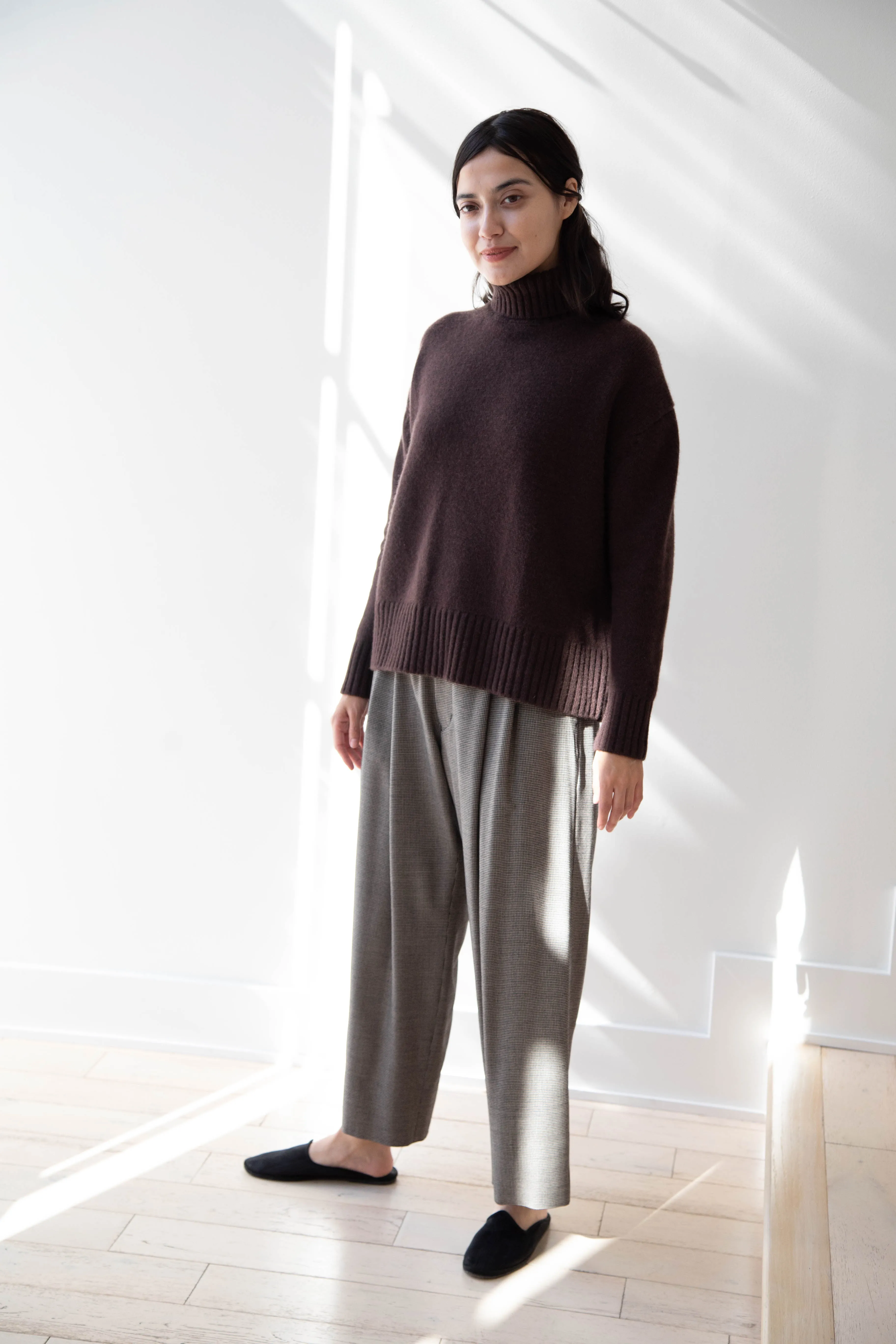 Makié | Cashmere Turtleneck Sweater in Chocolate