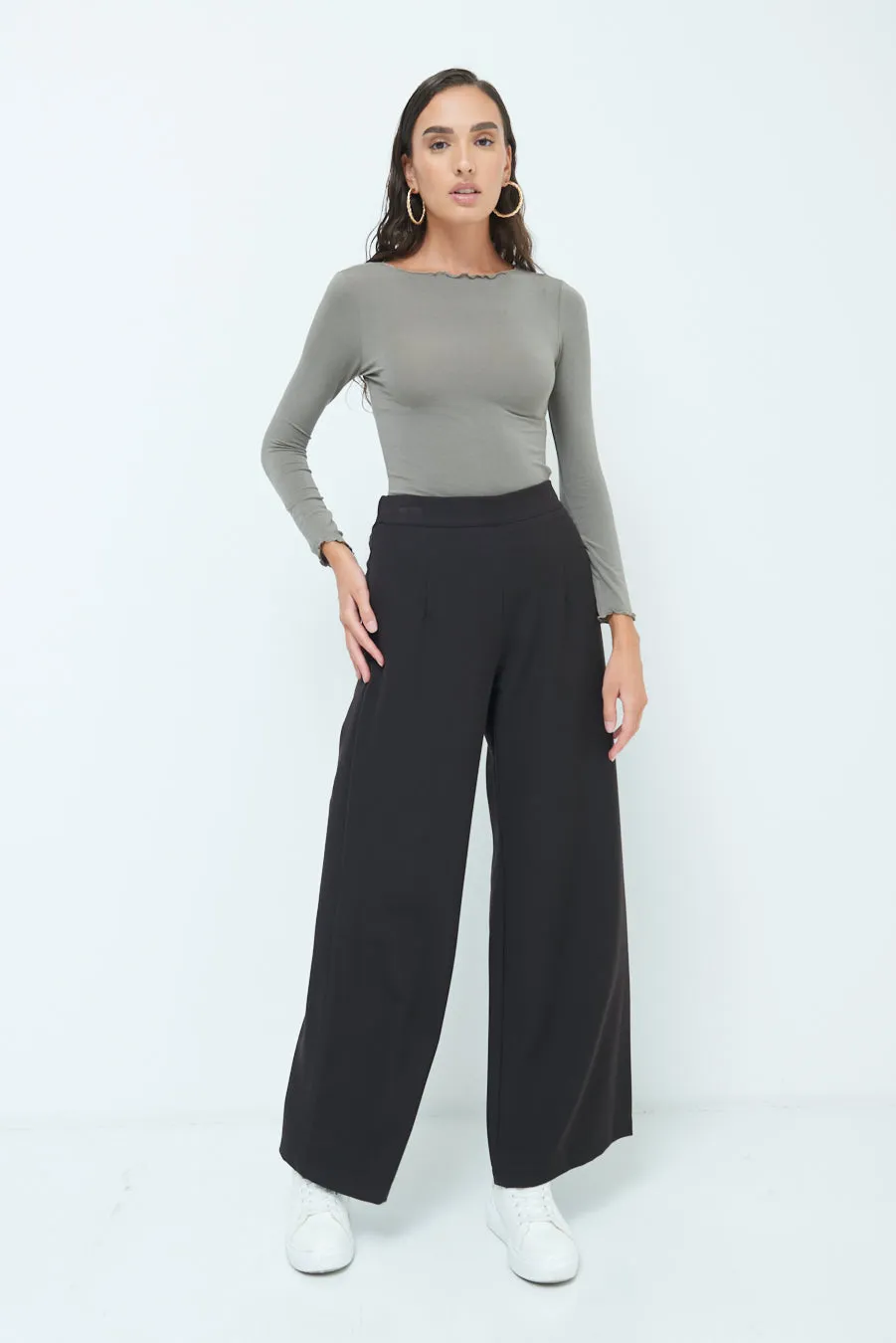 Tailored wide-leg trousers wholesale